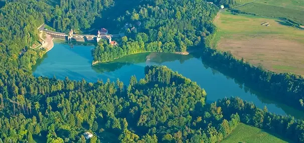 Let balónem nad Lesem Království